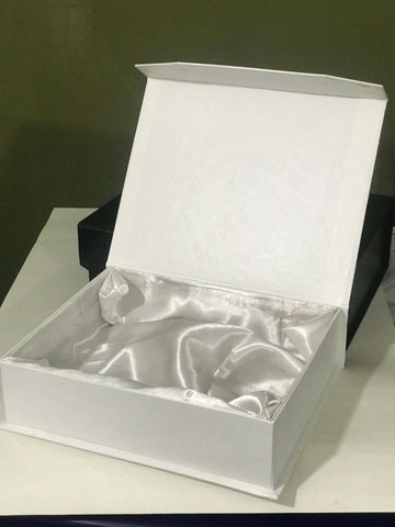 Magnetic Rigid Box with Silk