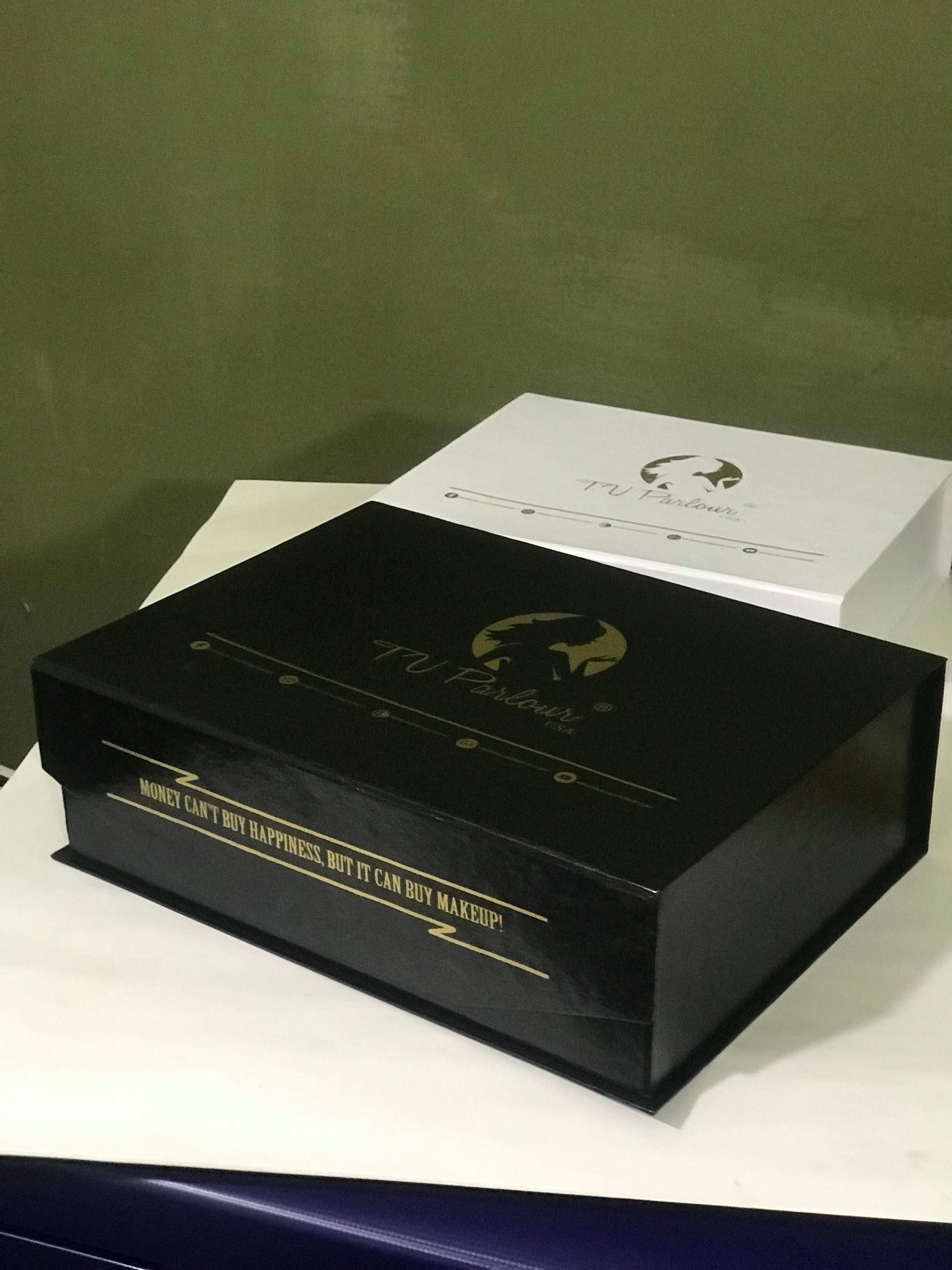 Magnetic Rigid Box with Silk