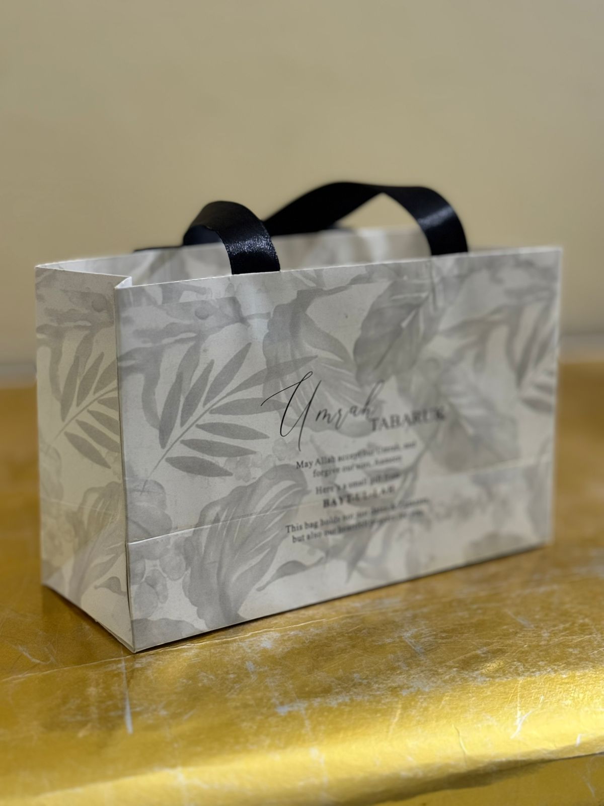 Medium Handle Bag (Black & White) - Umrah / Hajj Tabarruk Packaging