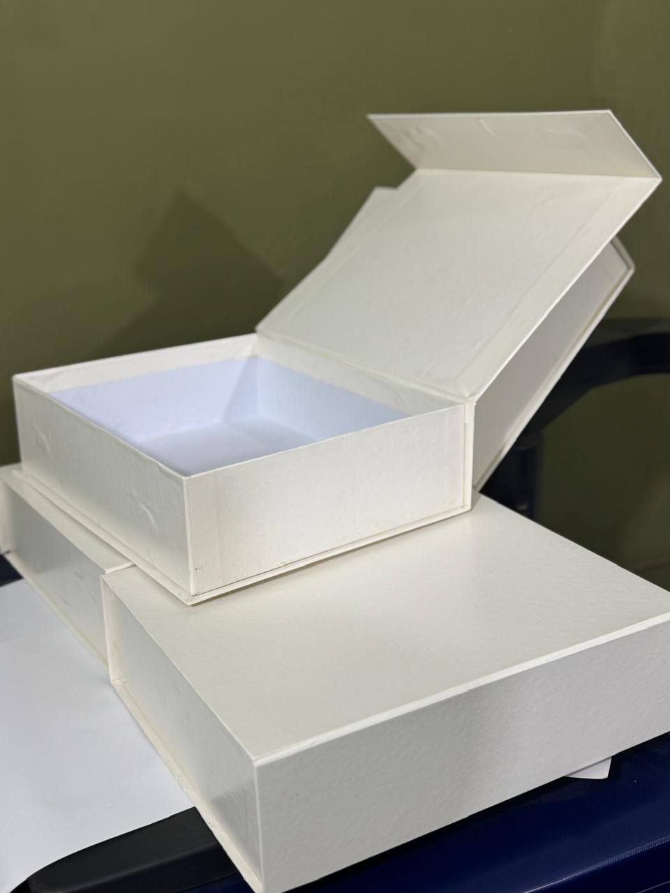 Large Gift Box (5kg)